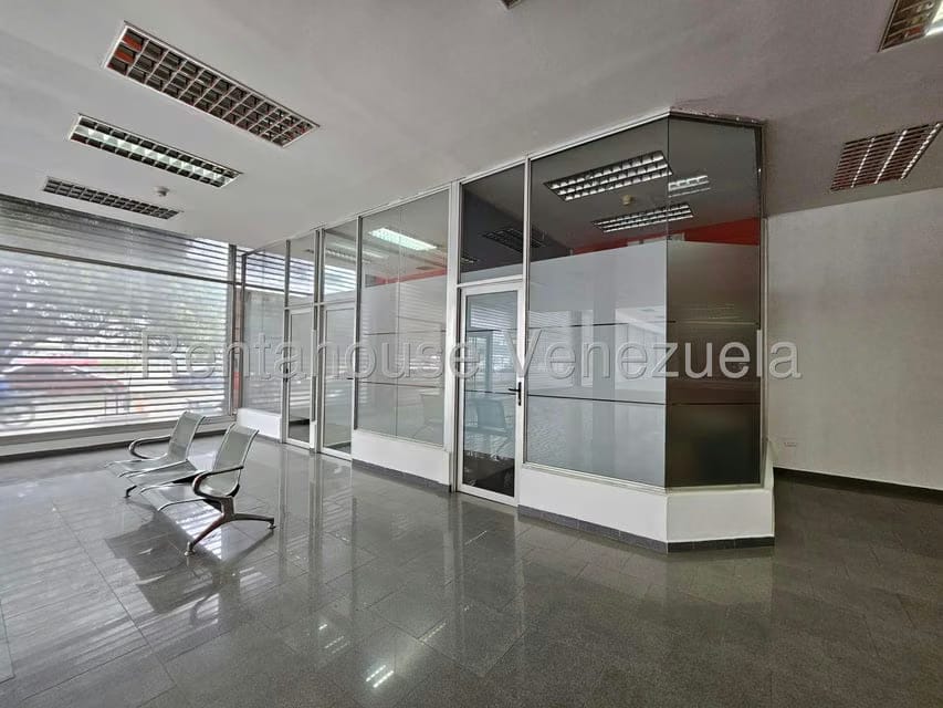 Comercial (Local Comercial) en Alquiler en Zona Industrial 2, Lara - 14