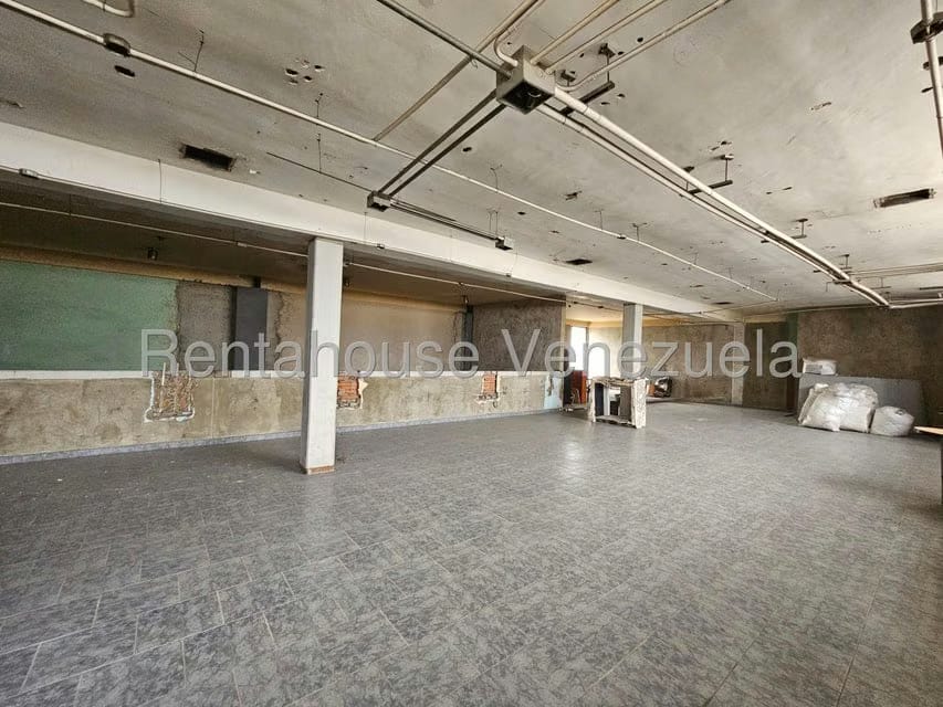 Comercial (Local Comercial) en Alquiler en Zona Industrial 2, Lara - 25