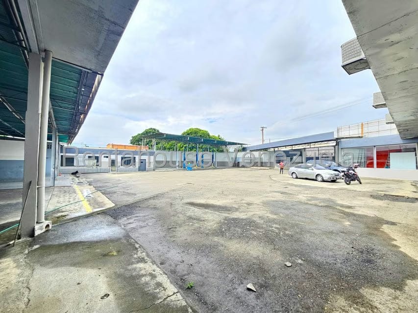 Comercial (Local Comercial) en Alquiler en Zona Industrial 2, Lara - 30