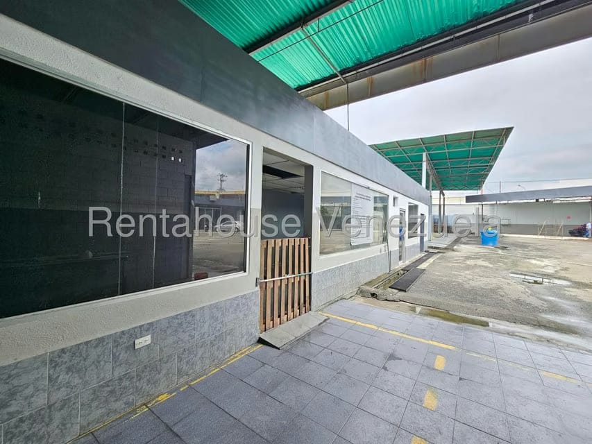 Comercial (Local Comercial) en Alquiler en Zona Industrial 2, Lara - 44