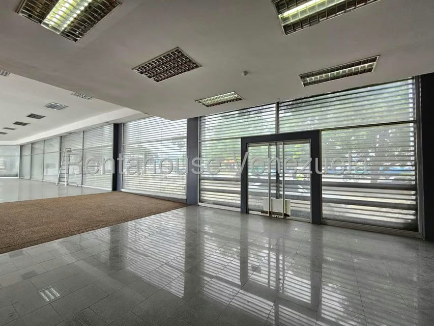 Comercial (Local Comercial) en Alquiler en Zona Industrial 2, Lara - 6