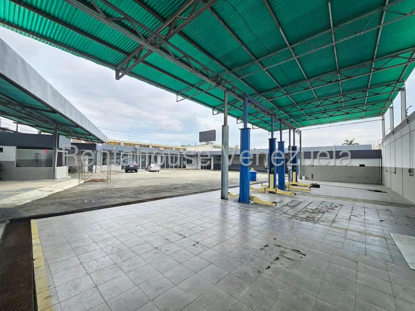 Comercial (Local Comercial) en Alquiler en Zona Industrial 2, Lara - 51