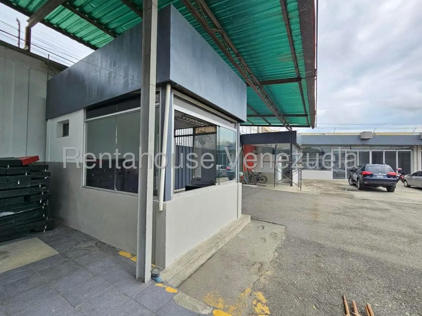 Comercial (Local Comercial) en Alquiler en Zona Industrial 2, Lara - 52