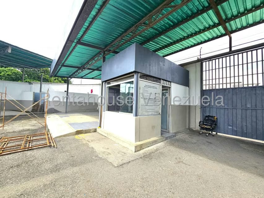 Comercial (Local Comercial) en Alquiler en Zona Industrial 2, Lara - 53