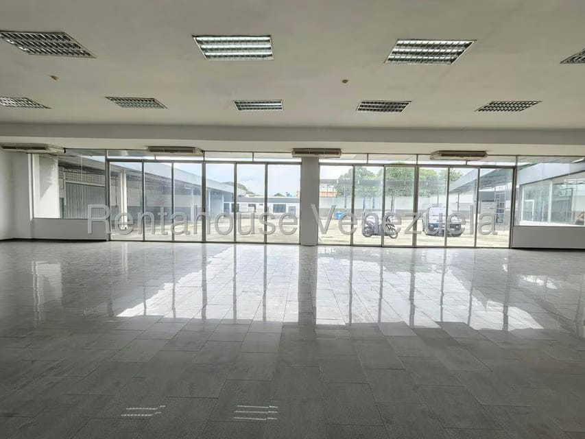 Comercial (Local Comercial) en Alquiler en Zona Industrial 2, Lara - 10