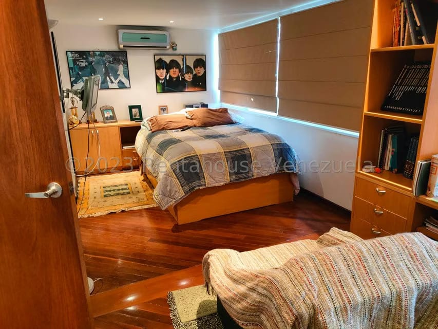 Casa (Multipes Niveles) en Venta en Cumbres de Curumo, Distrito Metropolitano - 22