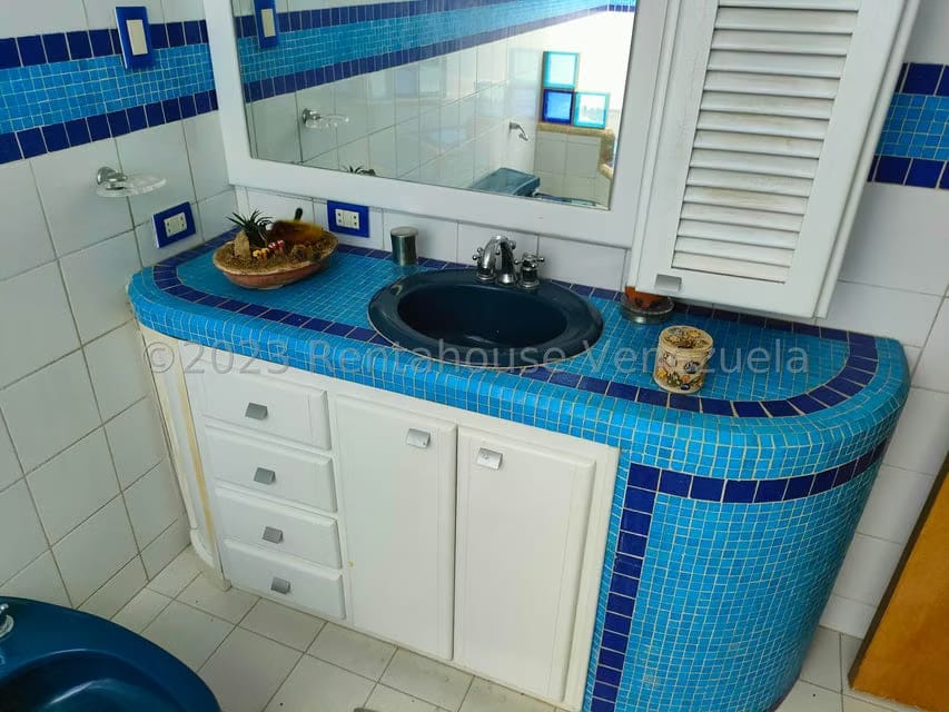 Casa (Multipes Niveles) en Venta en Cumbres de Curumo, Distrito Metropolitano - 23