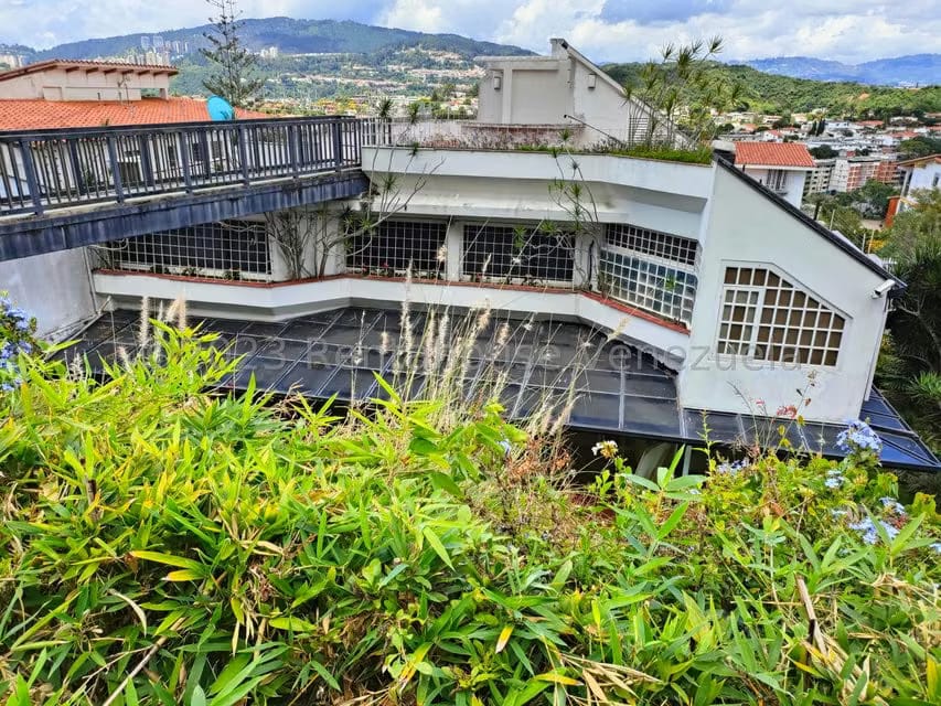 Casa (Multipes Niveles) en Venta en Cumbres de Curumo, Distrito Metropolitano - 26