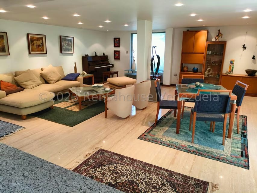 Casa (Multipes Niveles) en Venta en Cumbres de Curumo, Distrito Metropolitano - 4