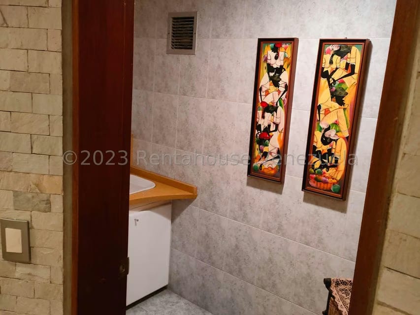 Casa (Multipes Niveles) en Venta en Cumbres de Curumo, Distrito Metropolitano - 33
