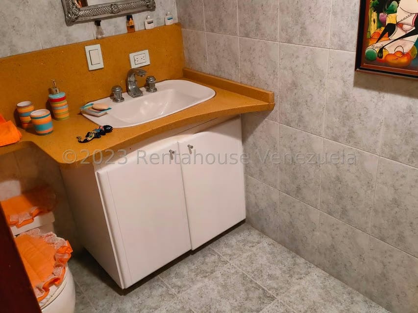Casa (Multipes Niveles) en Venta en Cumbres de Curumo, Distrito Metropolitano - 34