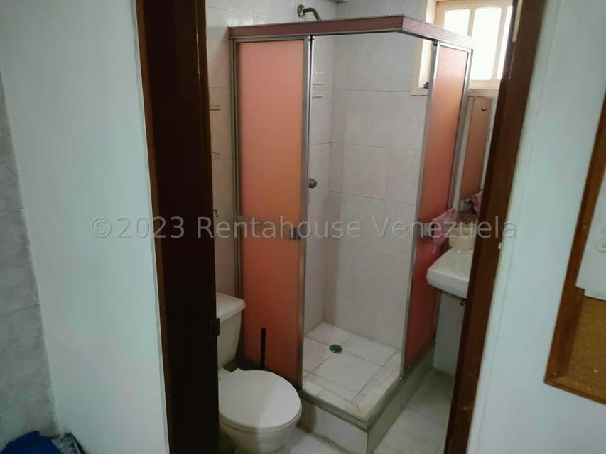 Casa (Multipes Niveles) en Venta en Cumbres de Curumo, Distrito Metropolitano - 38