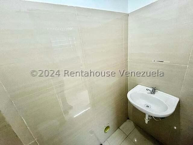Comercial (Local Comercial) en Venta en Avenida Fuerzas Aereas, Aragua - 9