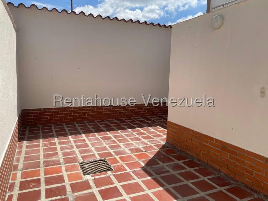 Apartamento (1 Nivel) en Alquiler en Macaracuay, Distrito Metropolitano - 16