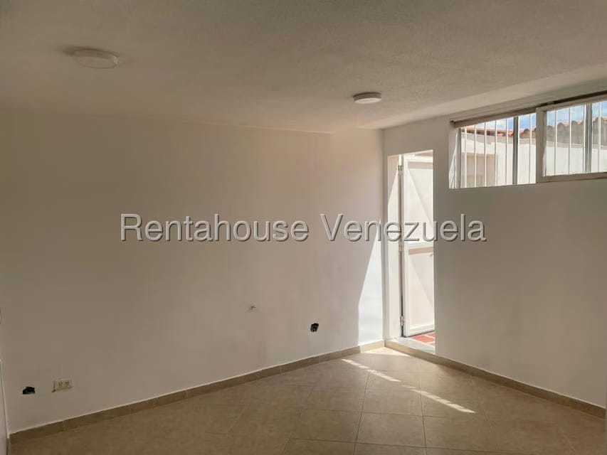 Apartamento (1 Nivel) en Alquiler en Macaracuay, Distrito Metropolitano - 8