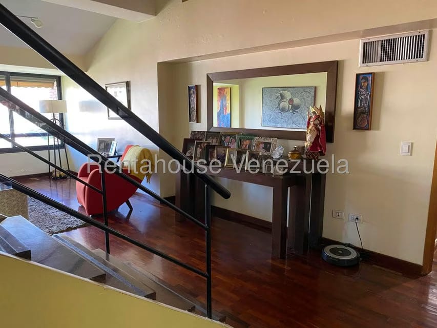 Apartamento (Duplex) en Venta en Los Samanes, Distrito Metropolitano - 2
