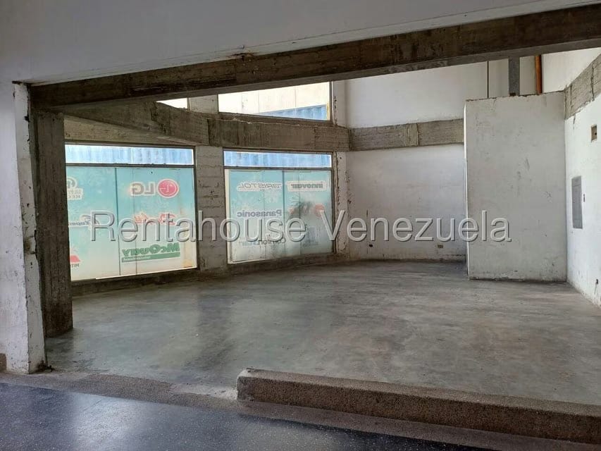 Comercial (Local Comercial) en Alquiler en El Rosal, Distrito Metropolitano - 2