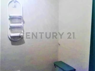 Se ofrece en Venta cómodo Apartamento ubicado en la Urb. Kennedy, Macarao - 4