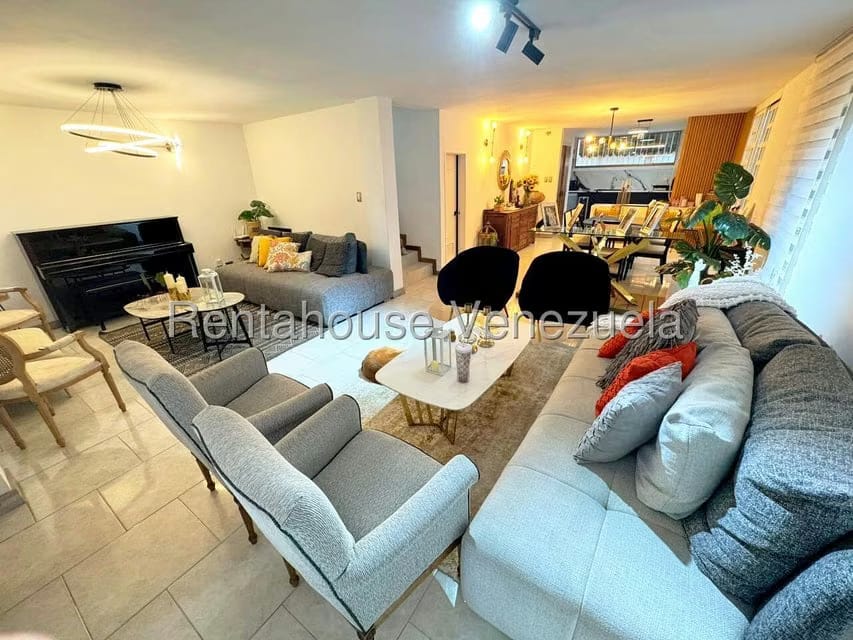 Casa (Duplex) en Venta en Alto Prado, Distrito Metropolitano - 8