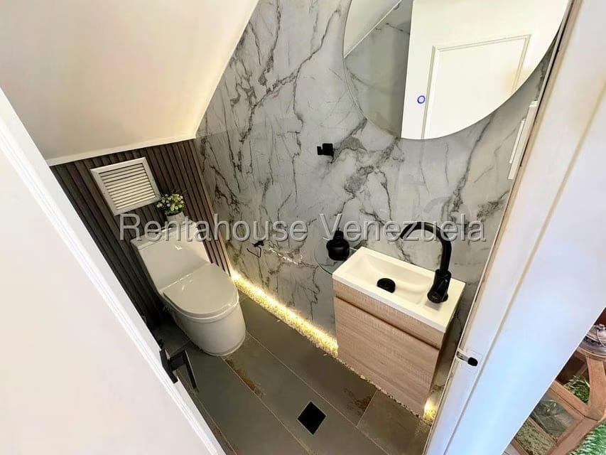 Casa (Duplex) en Venta en Alto Prado, Distrito Metropolitano - 10
