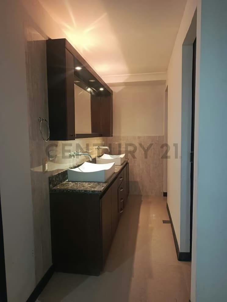 Amplio apartamento en venta en Residencias San Jose Pampatar Isla de Margarita - 22