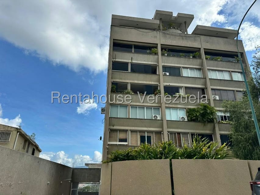 Apartamento (1 Nivel) en Alquiler en Colinas de Bello Monte, Distrito Metropolitano