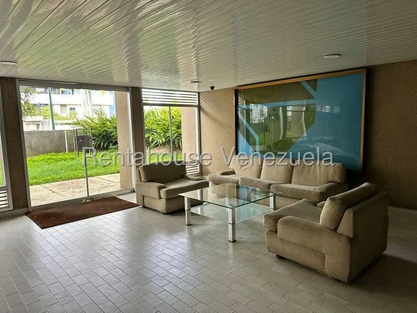 Apartamento (1 Nivel) en Alquiler en Colinas de Bello Monte, Distrito Metropolitano - 3