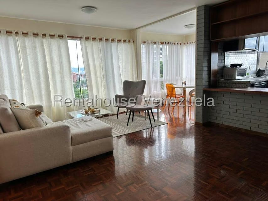 Apartamento (1 Nivel) en Alquiler en Colinas de Bello Monte, Distrito Metropolitano - 5