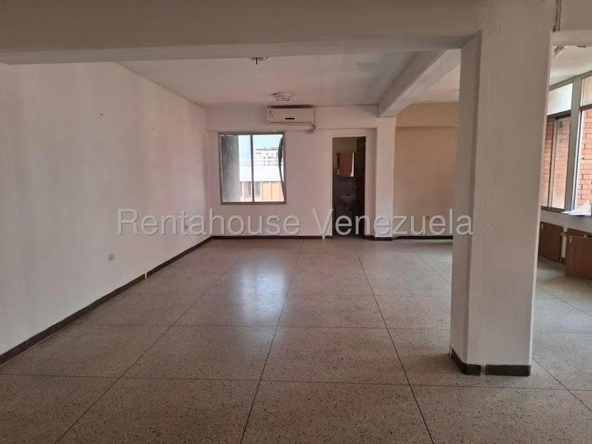 Comercial (Local Comercial) en Alquiler en Centro, Lara - 3