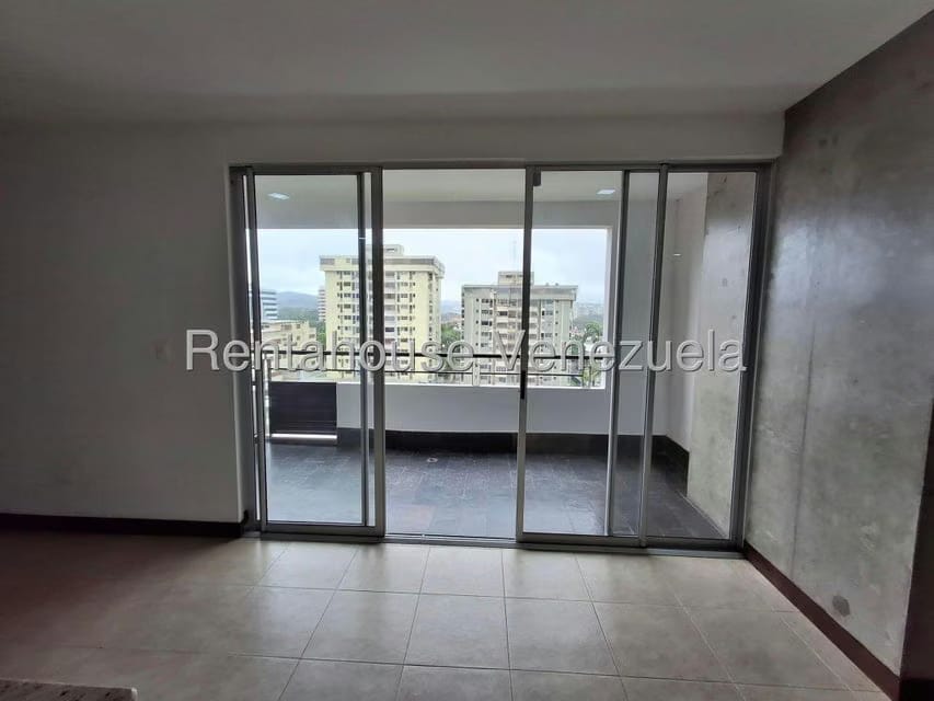 Apartamento (1 Nivel) en Alquiler en Zona Este, Lara - 17
