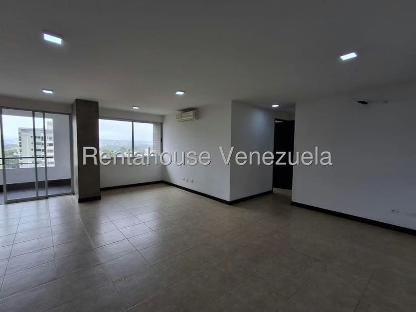 Apartamento (1 Nivel) en Alquiler en Zona Este, Lara - 4