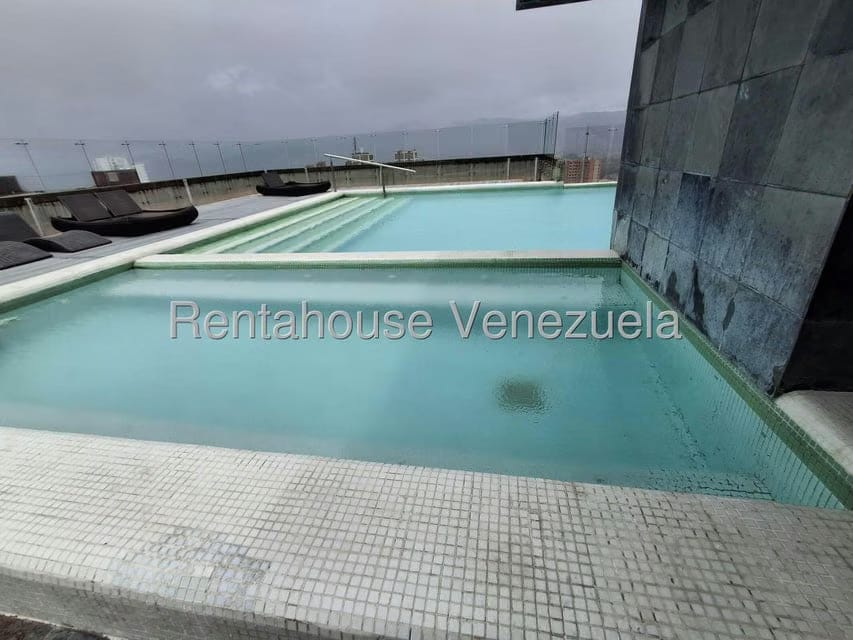 Apartamento (1 Nivel) en Alquiler en Zona Este, Lara - 39