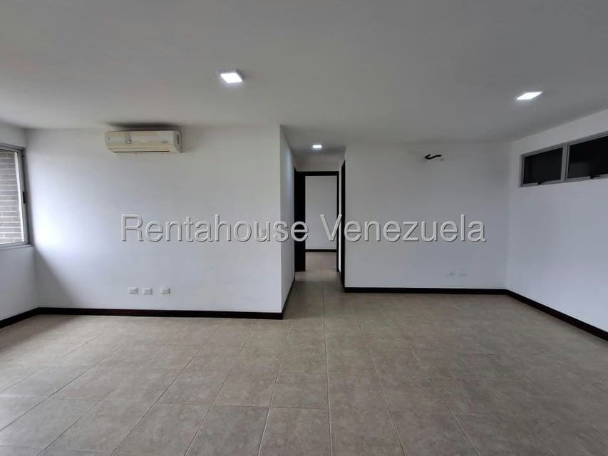 Apartamento (1 Nivel) en Alquiler en Zona Este, Lara - 5