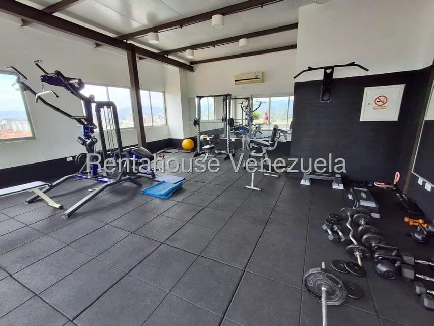 Apartamento (1 Nivel) en Alquiler en Zona Este, Lara - 41