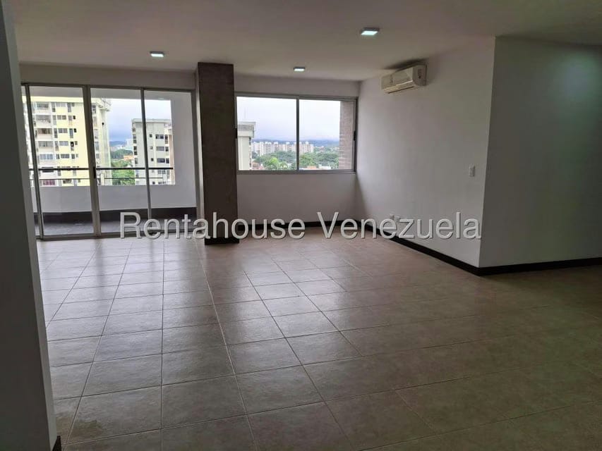 Apartamento (1 Nivel) en Alquiler en Zona Este, Lara - 6