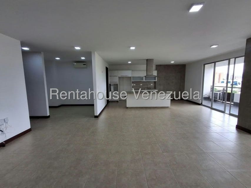 Apartamento (1 Nivel) en Alquiler en Zona Este, Lara - 9