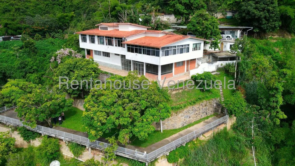 Casa (Contemporaneo) en Venta en Baruta, Distrito Metropolitano