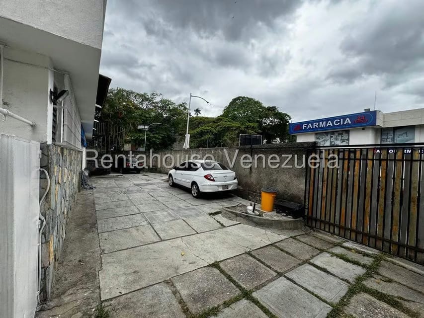 Casa (Duplex) en Venta en Chuao, Distrito Metropolitano - 3
