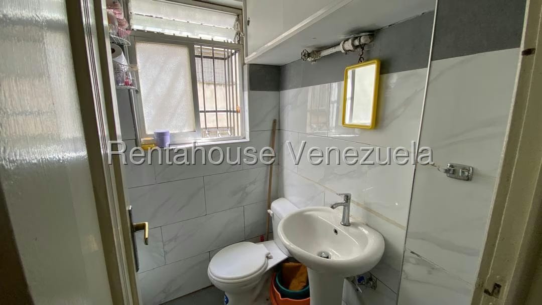 Apartamento (1 Nivel) en Venta en San Bernardino, Distrito Metropolitano - 11