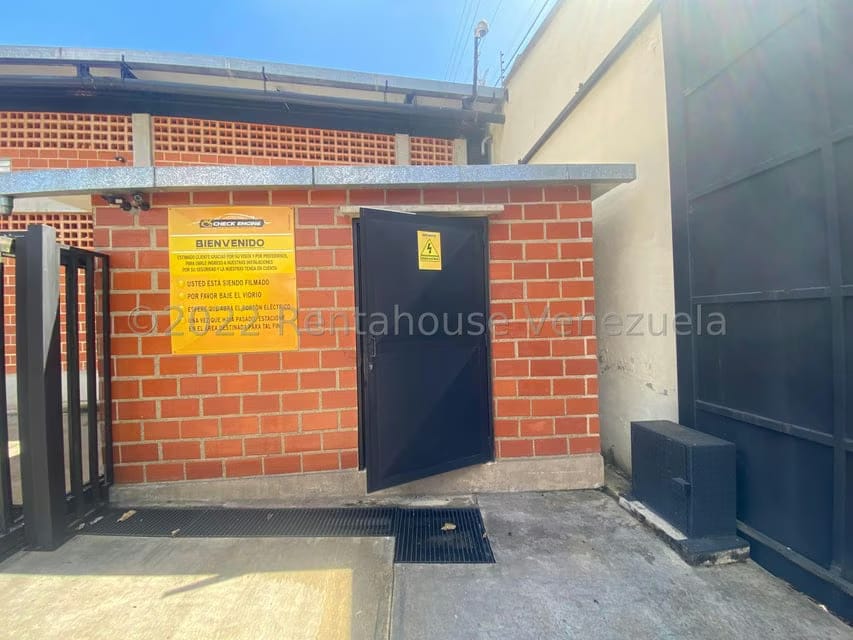 Comercial (Galpon - Deposito) en Alquiler en Parcelamiento El Prado, Miranda - 34
