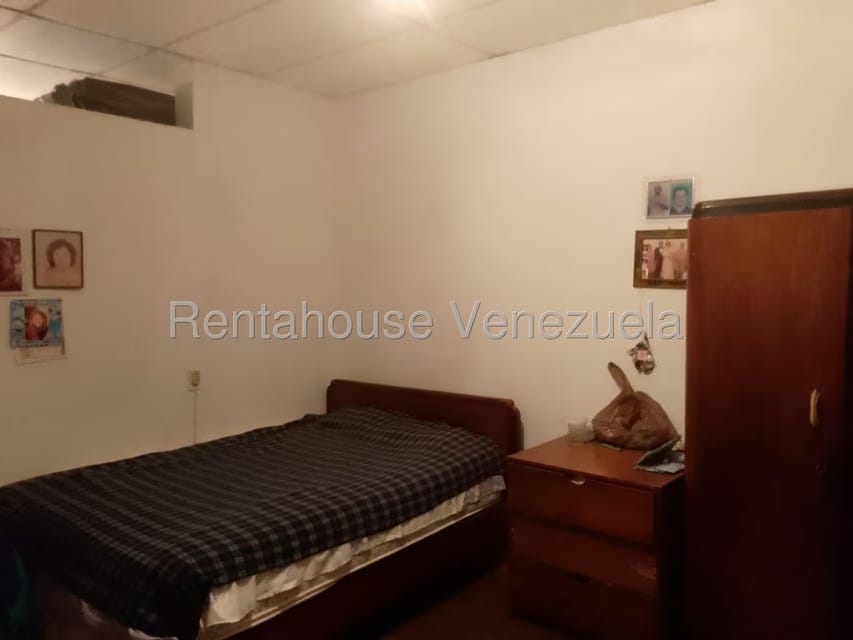 Casa (1 Nivel) en Venta en Avenida Bolivar Sur, Carabobo - 13