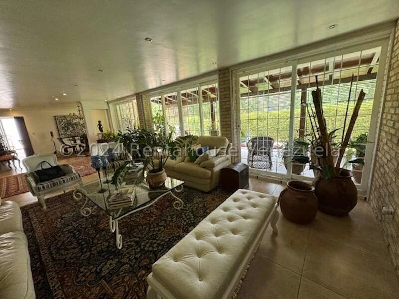 Casa (Duplex) en Venta en Prados del Este, Distrito Metropolitano - 14