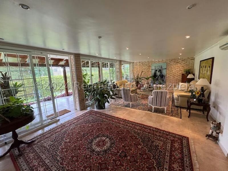 Casa (Duplex) en Venta en Prados del Este, Distrito Metropolitano - 17