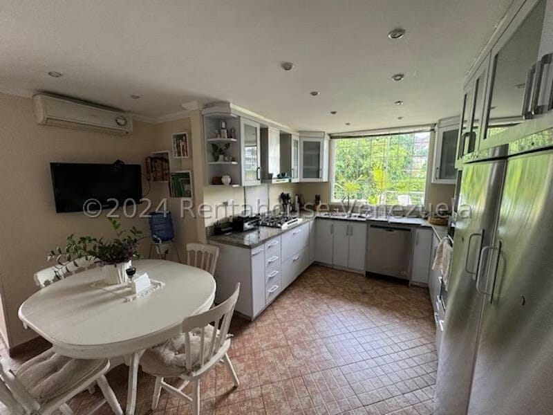 Casa (Duplex) en Venta en Prados del Este, Distrito Metropolitano - 18