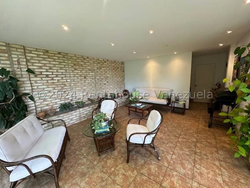Casa (Duplex) en Venta en Prados del Este, Distrito Metropolitano - 27