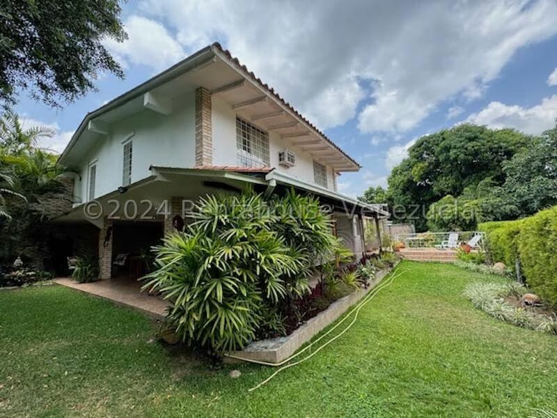 Casa (Duplex) en Venta en Prados del Este, Distrito Metropolitano - 29