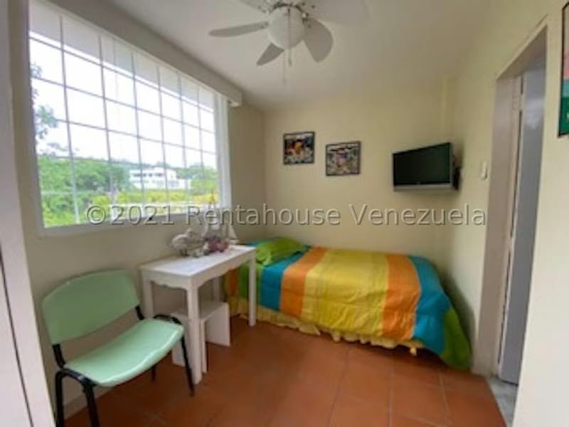 Casa (Duplex) en Venta en Prados del Este, Distrito Metropolitano - 54