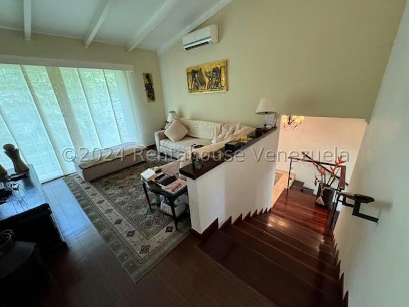 Casa (Duplex) en Venta en Prados del Este, Distrito Metropolitano - 57