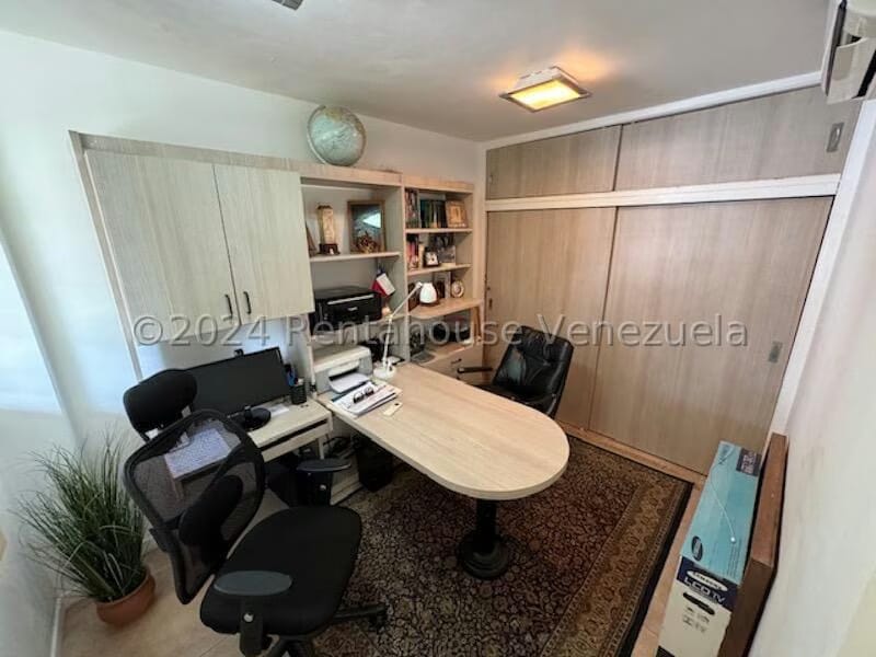 Casa (Duplex) en Venta en Prados del Este, Distrito Metropolitano - 8