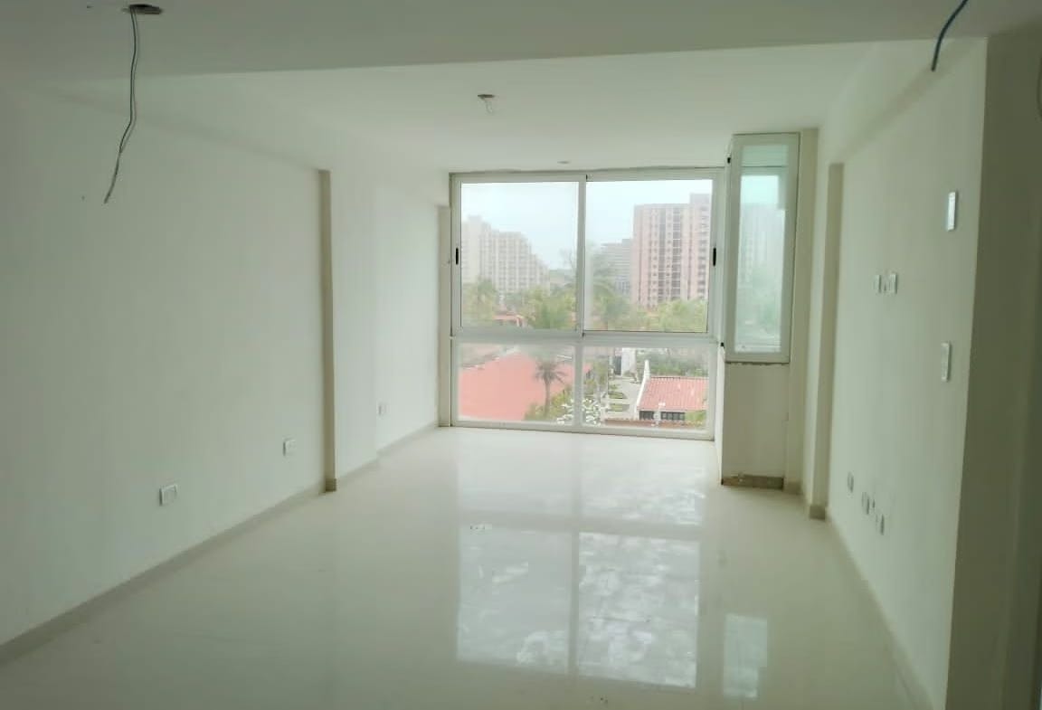 APARTAMENTO EN URB. DUMAR. OBRA BLANCA - 2